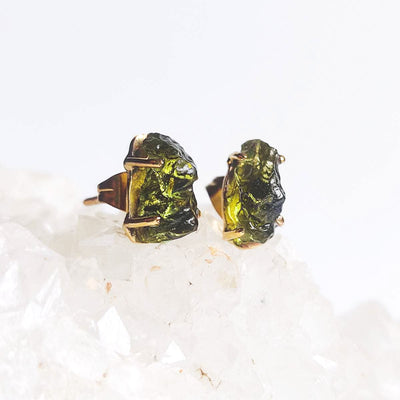 czech-moldavite-stone-prong-stud-earrings.jp