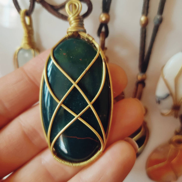 wire-wrapped-crystal-pendant-necklaces.jpg