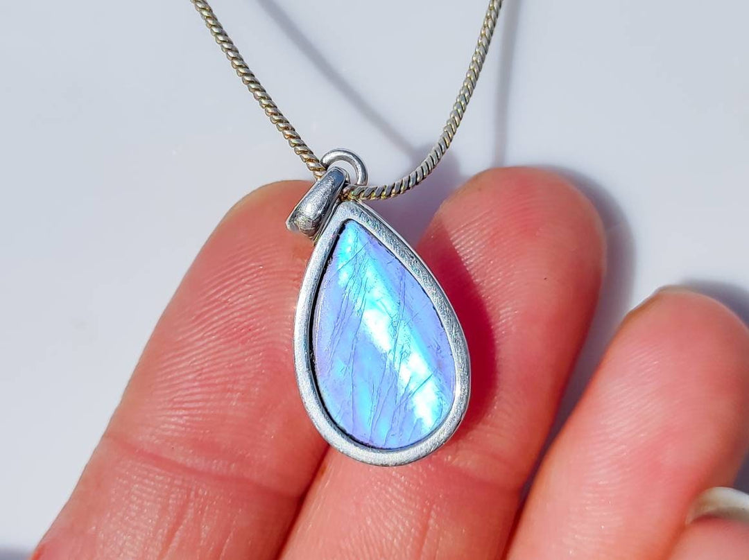 indian-rainbow-moonstone-tear-drop-pendant-necklace.jpg